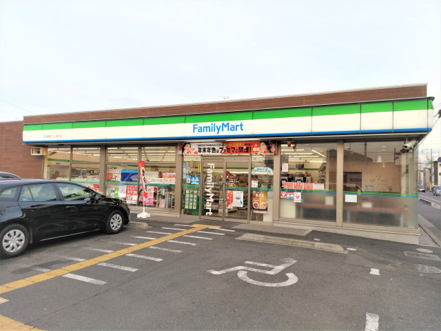 コンビニ　ファミリーマート　戸田新曽つつじ通り（コンビニ）まで400m
