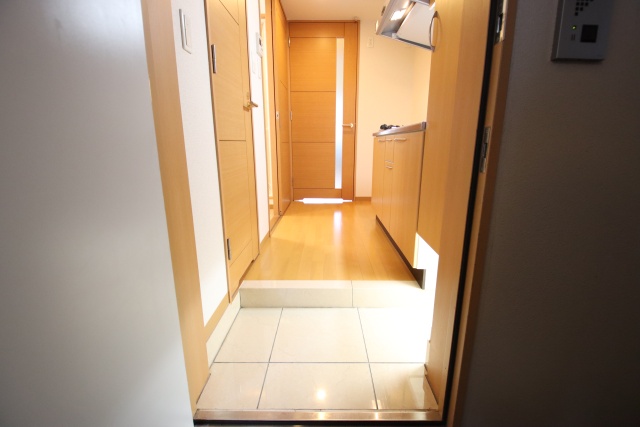玄関　※別室の参考写真の為、現況優先です。