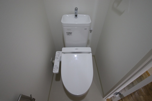 トイレ　※別室の参考写真の為、現況優先です。