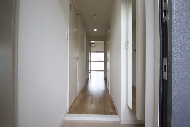 玄関　※別室の参考写真の為、現況優先です。