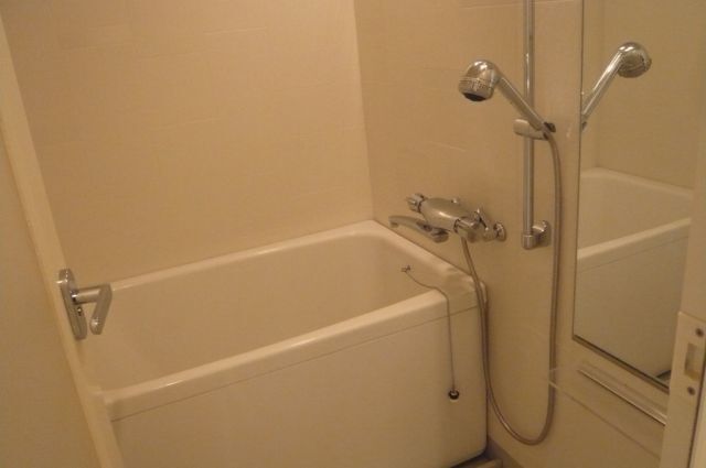 バス・シャワールーム　綺麗なお風呂です