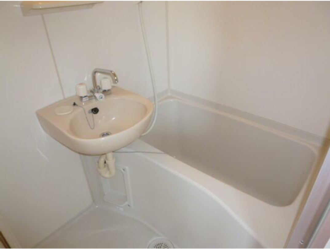 バス・シャワールーム　ゆとりのある空間でゆっくりと過ごせます