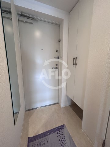 玄関　セレニテ新大阪カルム　玄関