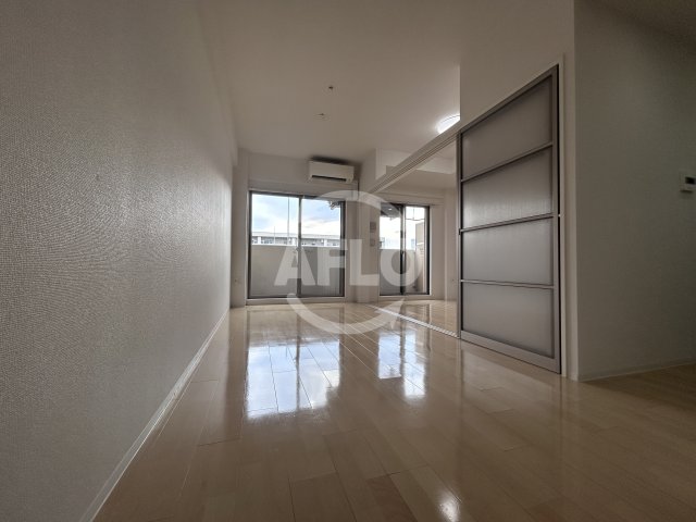 居室・リビング　セレニテ新大阪カルム リビング