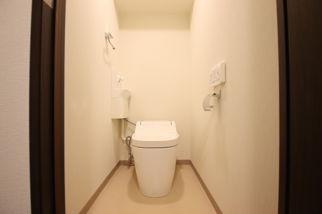 トイレ　※別室の参考写真の為、現況優先です。