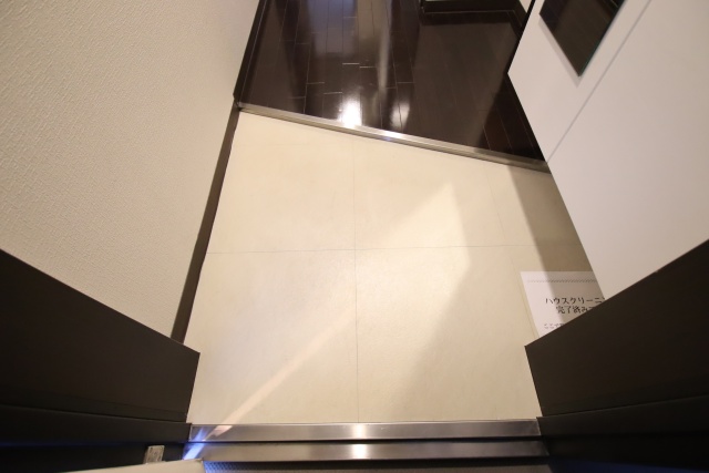 玄関　※別室の参考写真の為、現況優先です。