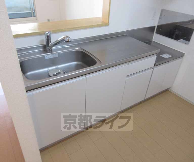 キッチン　作業スペースも広々