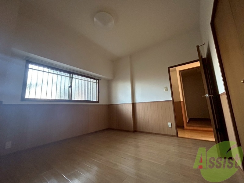 その他部屋・スペース　寝室になりそうな洋室です。シンプルで落ち着きますね。