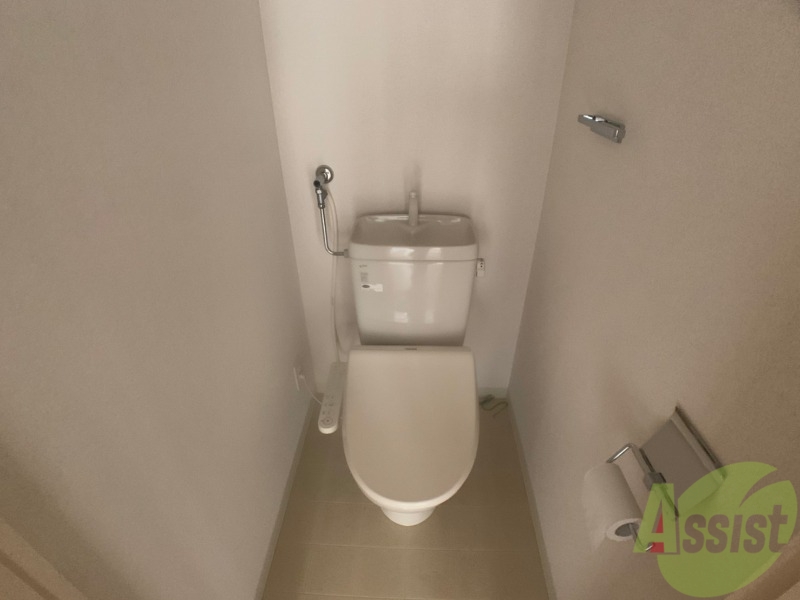 トイレ　ウォシュレット機能がついたトイレです。安心して使用できます。