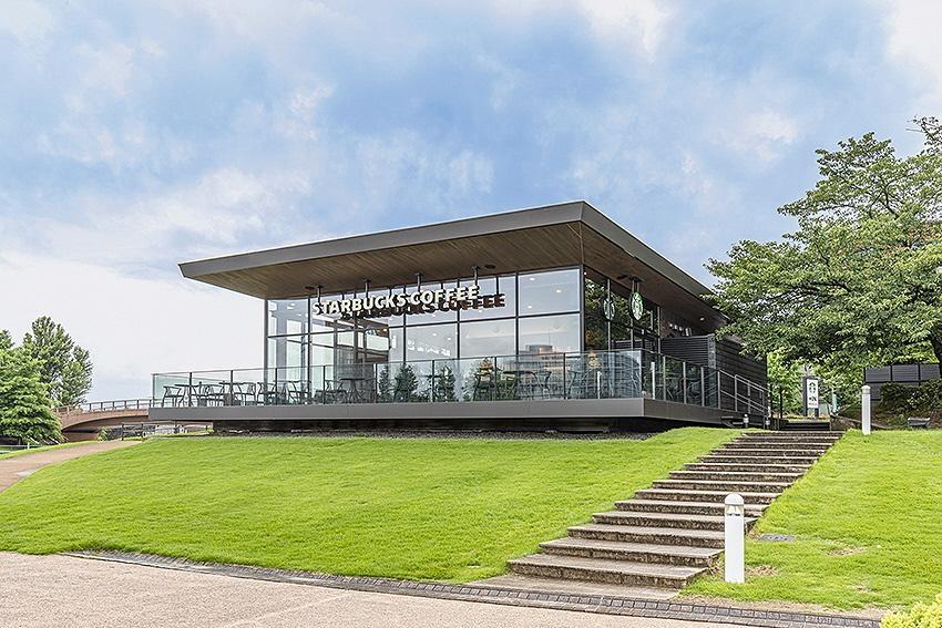 飲食店　スターバックス富山環水公園店（飲食店）まで750m