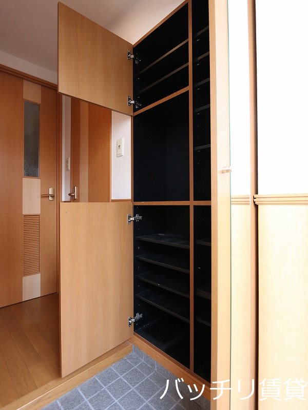 玄関　別号室イメージの為、現状を優先致します。