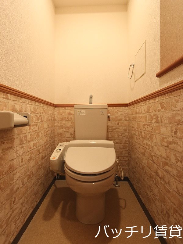 トイレ　別号室イメージの為、現状を優先致します。