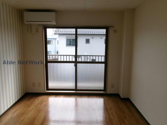 居室・リビング　同型モデル