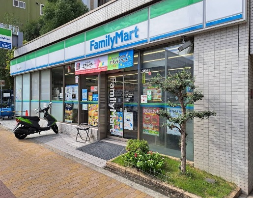 コンビニ　ファミリーマート 深江橋駅前店（コンビニ）まで218m