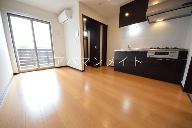 居室・リビング　ゆったり過ごせる居間です