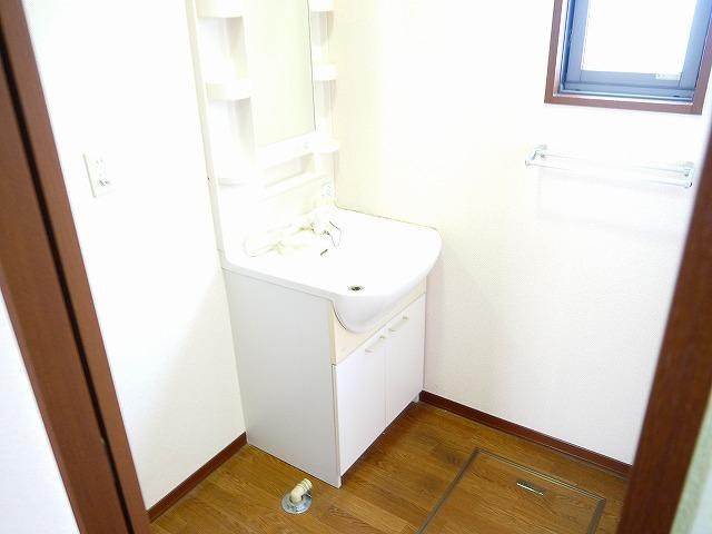 洗面設備　忙しい朝には欠かせない洗面所です