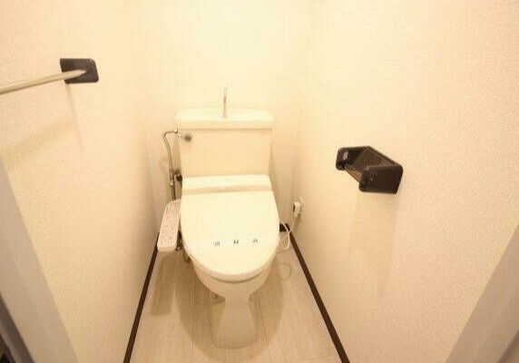 トイレ　※リフォーム中の為参考写真です