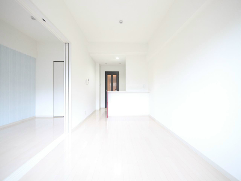 居室・リビング　ＬＤＫ10.8帖　洋室6帖とつなげても仕切っても使えます