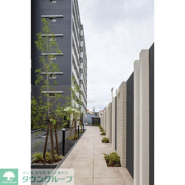 エントランス　庭