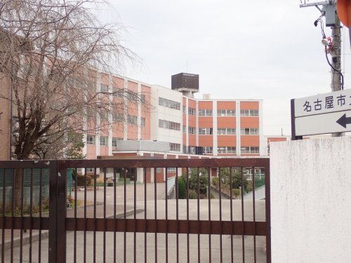 中学校　牧の池中学校（中学校）まで830m