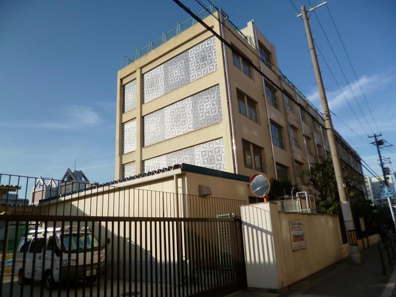 中学校　大阪市立蒲生中学校（中学校）まで412m