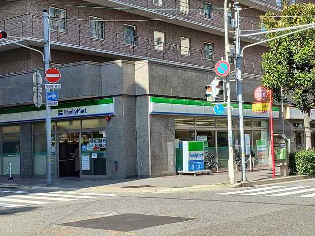 コンビニ　ファミリーマート神戸御幸通店様（コンビニ）まで50m