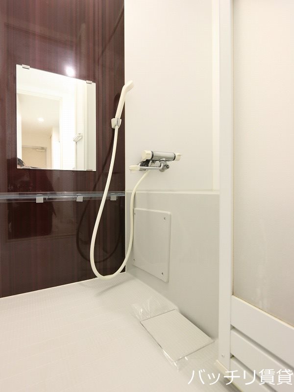 バス・シャワールーム　同型タイプの為、現状を優先いたします。