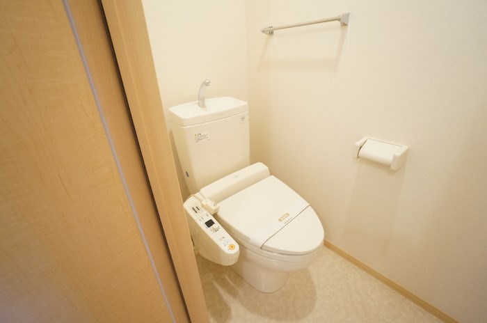 トイレ　お尻に優しい温水洗浄暖房便座トイレ！