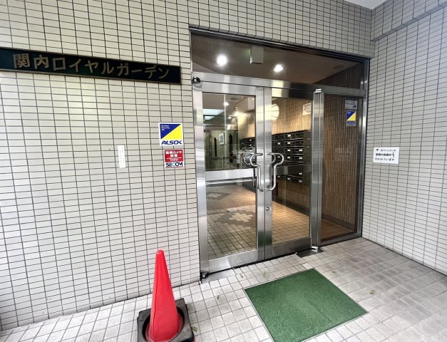 エントランス　関内ロイヤルガーデン