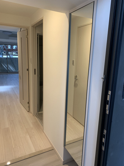 玄関　※別号室の写真です