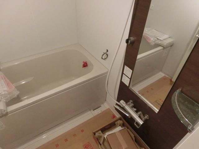 バス・シャワールーム　追い焚きと浴室乾燥機を完備