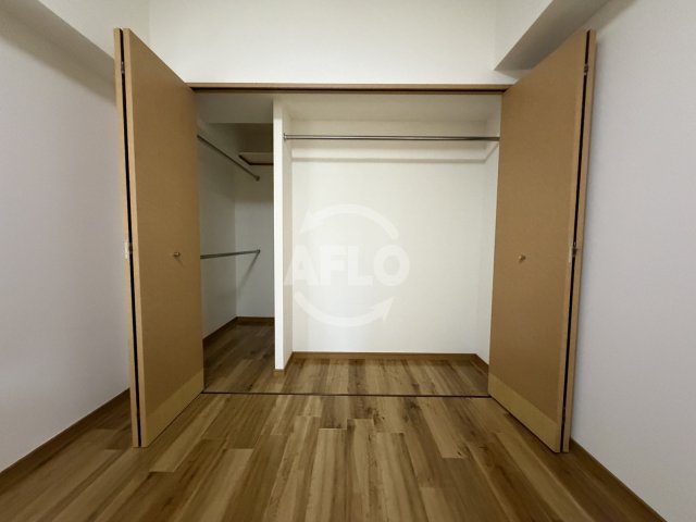 収納　グランドシーズ四ツ橋堀江公園　　クローゼット