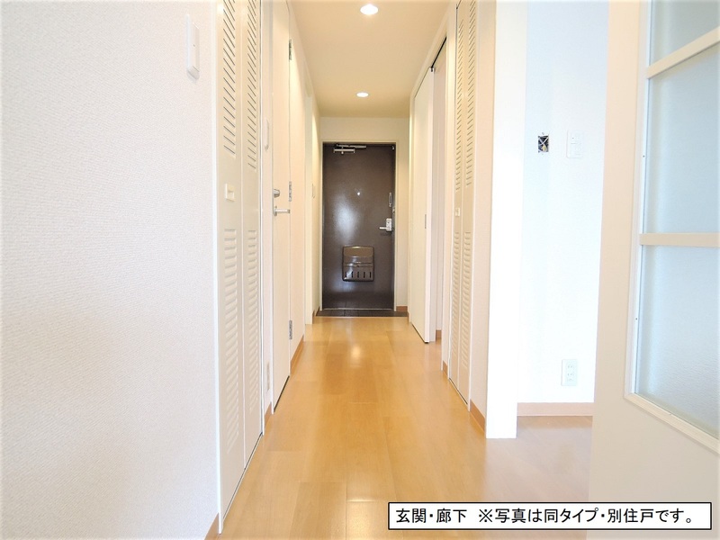 玄関　ゆとりある玄関スペース♪