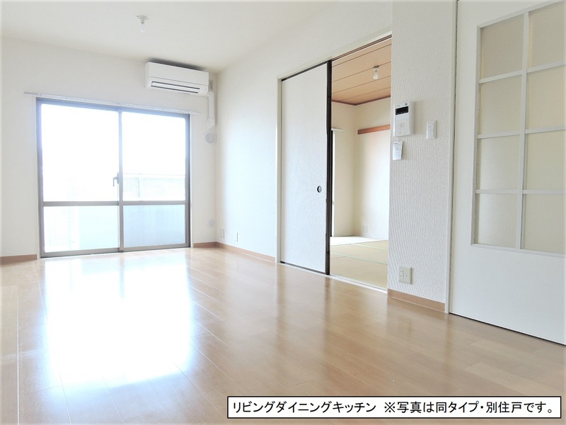 居室・リビング　開放感のあるゆったりとしたお部屋です♪