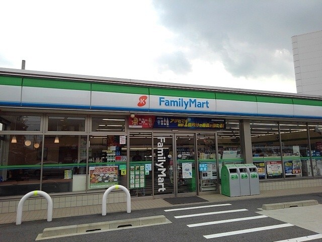 コンビニ　ファミリーマート四日市あかつき台北店（コンビニ）まで1026m