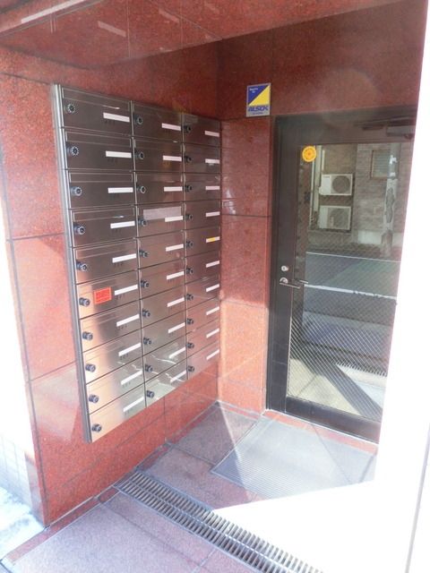 エントランス　★郵便物はこちらへ…★