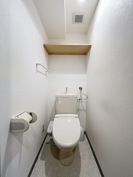 トイレ　弊社ではウォシュレットの取付もお手頃価格で承っております♪