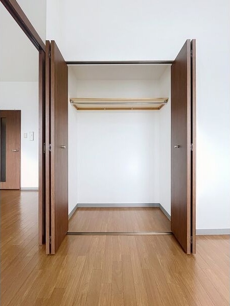 収納　衣類の収納に便利なクローゼットが付いています！