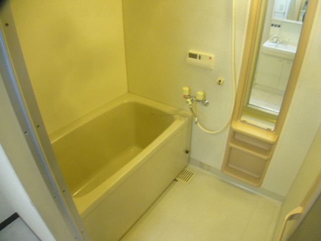 バス・シャワールーム　浴室でごゆっくりどうぞ