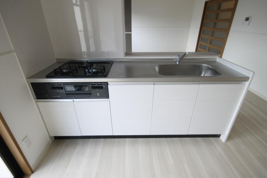 キッチン　システムキッチン 3口コンロ