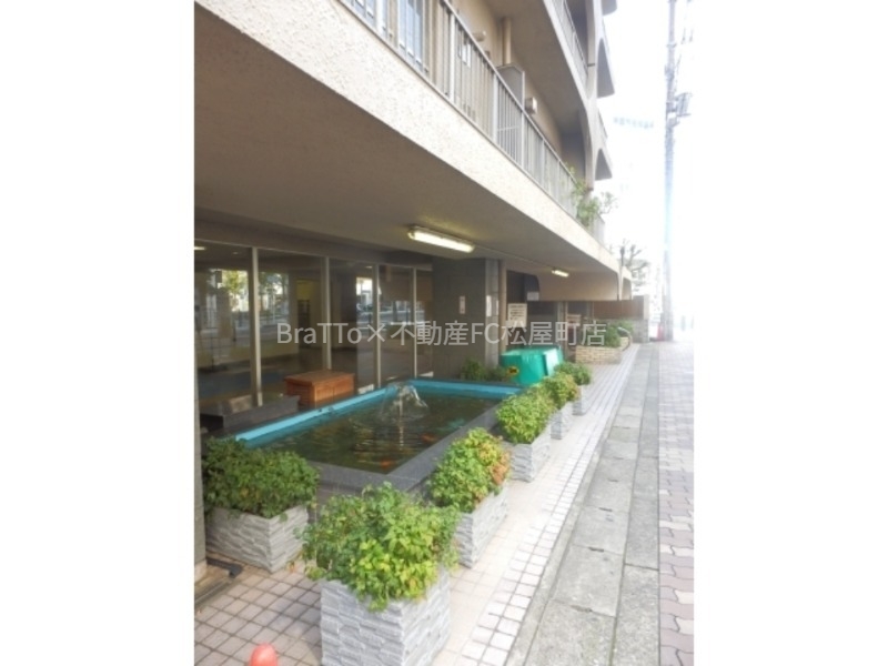 エントランス　マンション共用部分