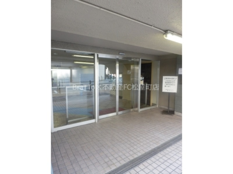 エントランス　マンション共用部分