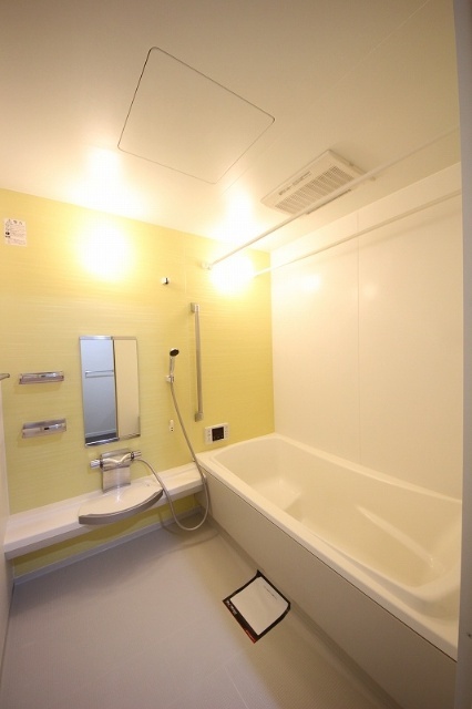 バス・シャワールーム　追い焚き・浴室乾燥機付き