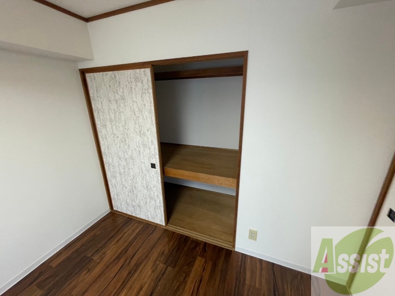 収納　寝室の収納です。部屋がすっきり片付きます。