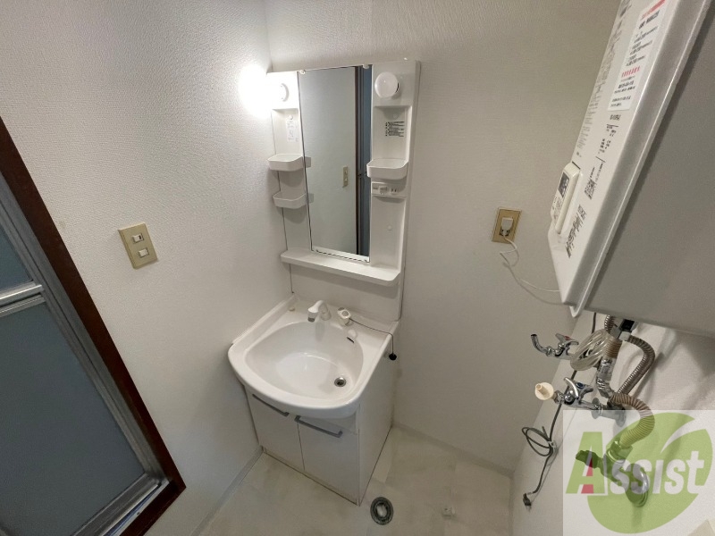 洗面設備　こちらに洗面台があります。朝の洗顔はこちらで。