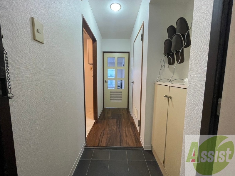 玄関　玄関の様子です。明るい印象ですね。気分もあがりそう。