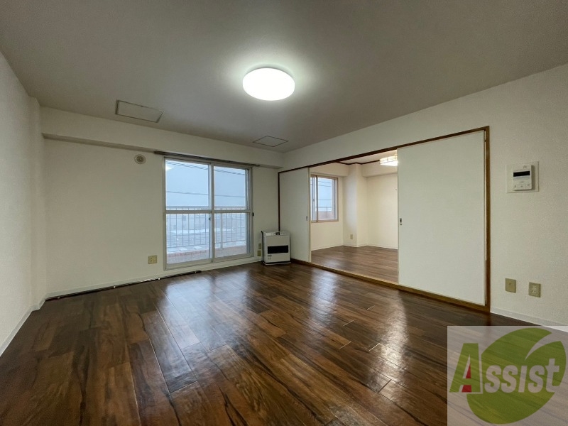 居室・リビング　広くてキレイなお部屋が広がっていて、充実した生活が送れそう。