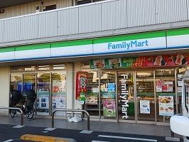 コンビニ　ファミリーマート（コンビニ）まで500m