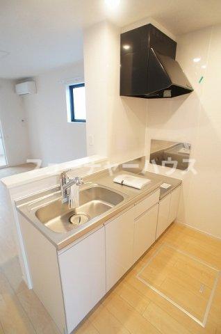 キッチン　コンパクトなキッチンで掃除もラクラク