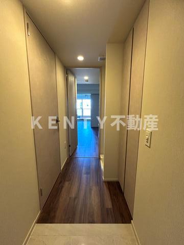 玄関　収納もある玄関です